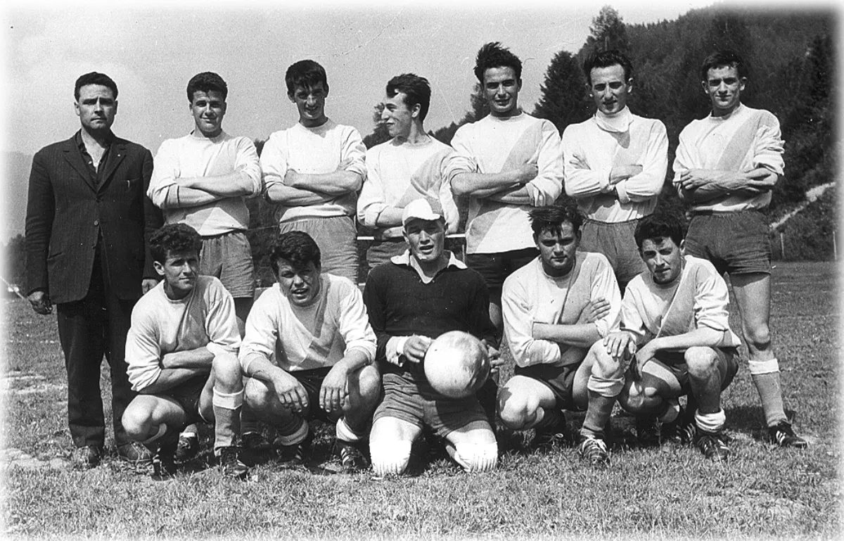 Squadra di calcio di Brentonico del 1965.